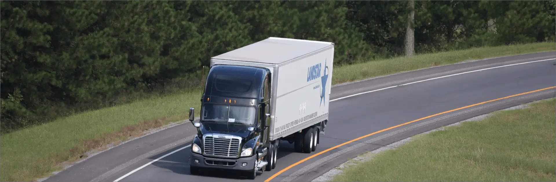 About Us - Synchro Logistics - Chateauguay